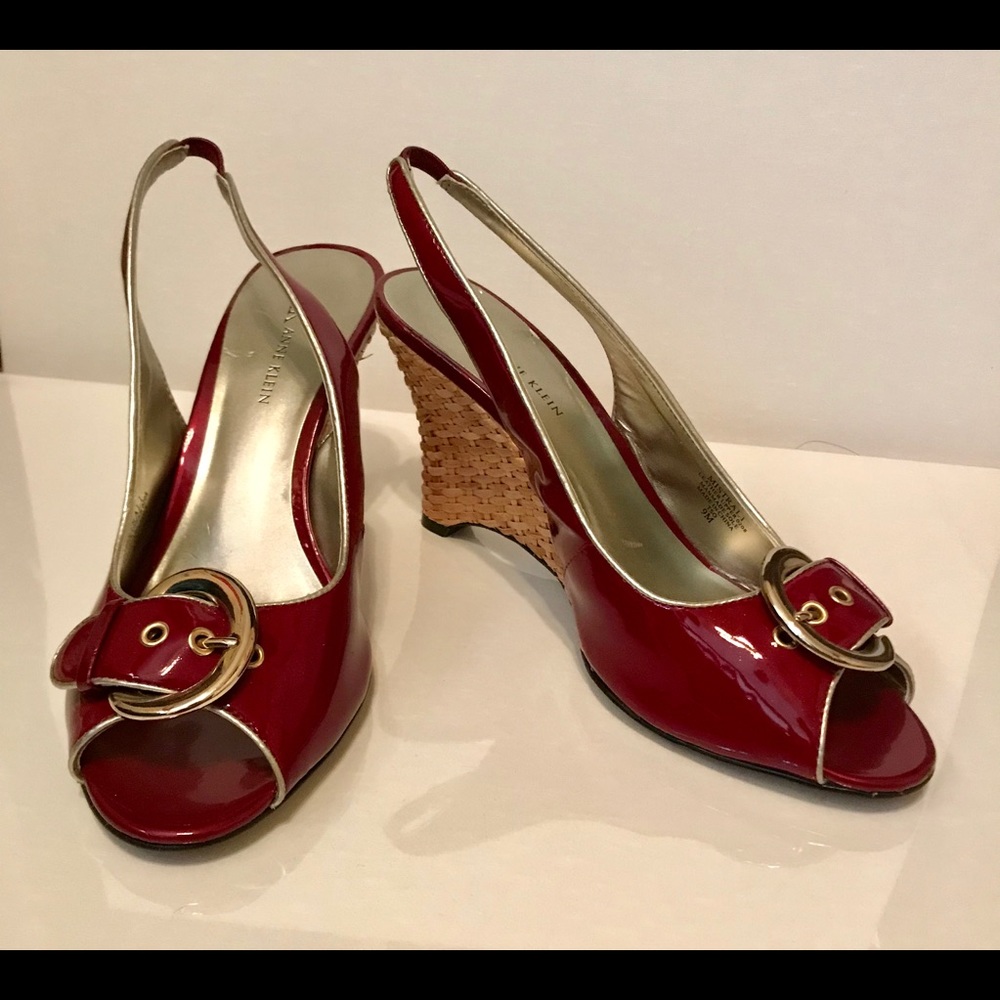 Anne Klein Red Patent Leather Wedge Sz 9